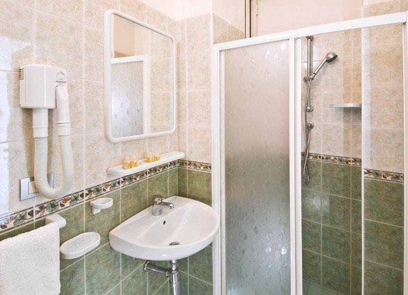 Hotel Ferrara Католика Екстериор снимка